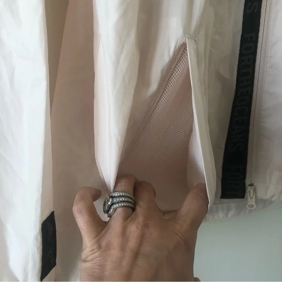 Adidas Men's Parley Wind Jacket Size Small - Picture 4 of 13